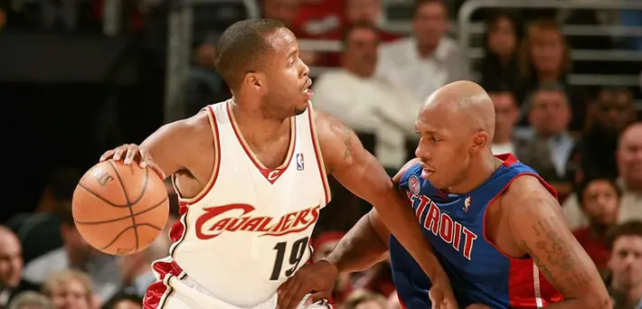 Damon Jones playing for the Cleveland Cavaliers, now charged with wire fraud and rigged poker games