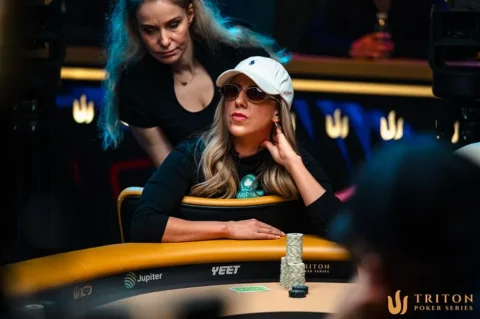 Kristen Foxen Folds Kings Preflop on Triton Main Event Final Table