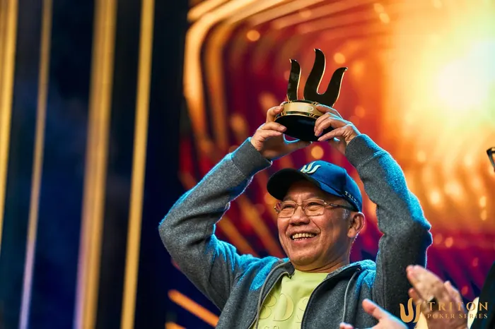Paul Phua lifts the Triton Poker 10th Anniversary Special trophy in Jeju