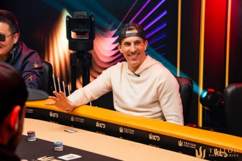Three-Way All-in & Straight Flush in 0K Tournament Kicks Off Race to .4M Prize