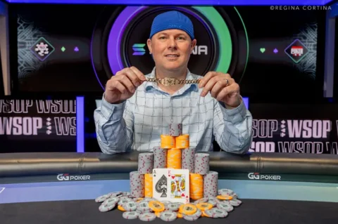 Justin Smith Rises From the Canvas to Conquer 16,269-Entry COLOSSUS