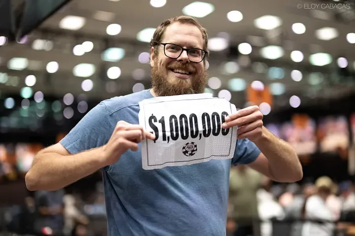 Andrew Shelton wins the $1,000,000 mystery bounty Andrew Shelton holds the $1,000,000 mystery bounty placard at the 2026 WSOP Mini Mystery Millions