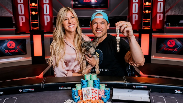 Alex and Kristen Foxen celebrating a WSOP bracelet win with their dog, poker's highest-earning couple with over $73 million in combined earnings