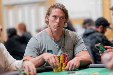 2026 WSOP Day 48: Alex Foxen Among the Early Leaders in the K PLO 6-Max