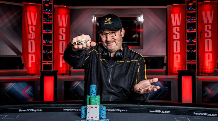 Phil Hellmuth displaying his 17th WSOP bracelet, extending the all-time record for most bracelet wins in poker history