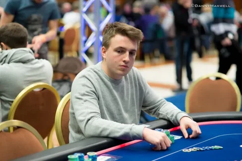 This is How Not To Play Heads-up Against One Of The World’s Best…