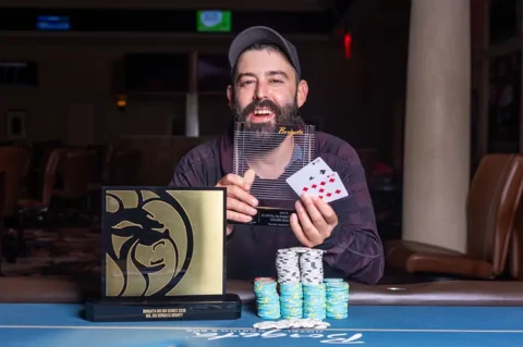 Aaron Pinson Takes Home 0,000 in Bounties Along With The Title!